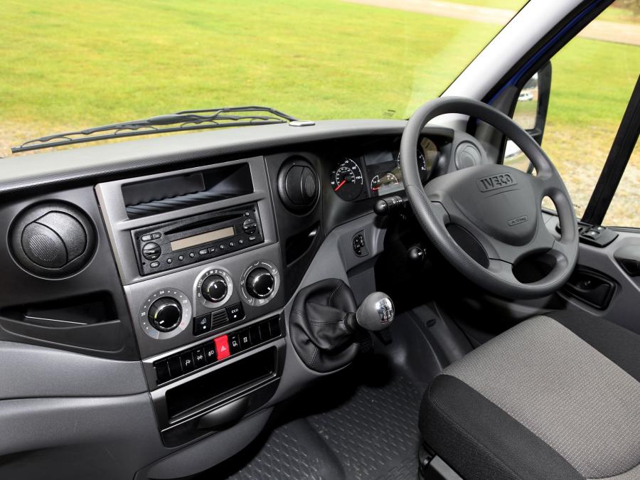  Iveco Daily Chassis Cab 2011 года  (UK) (фото 4 из 6)